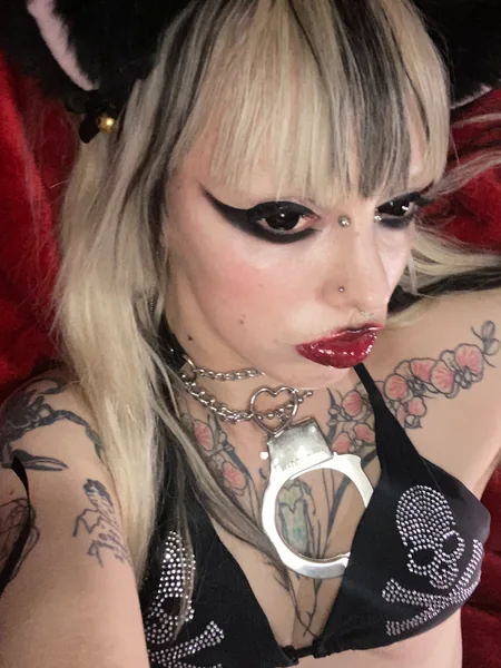 goth_domme_eden